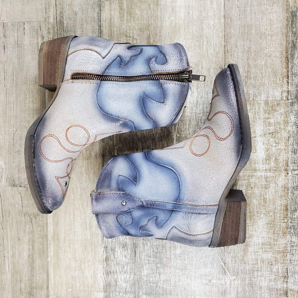 Circle G By Corral Embroidery Ankle Boots Sz 5.5 Distressed Western Cowboy
